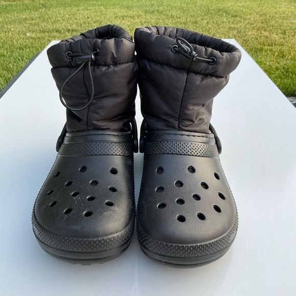 Unisex Crocs Classic Lined Neo Puff Insulated Boots Cord Lock Black Size M8 W10 - Picture 1 of 9